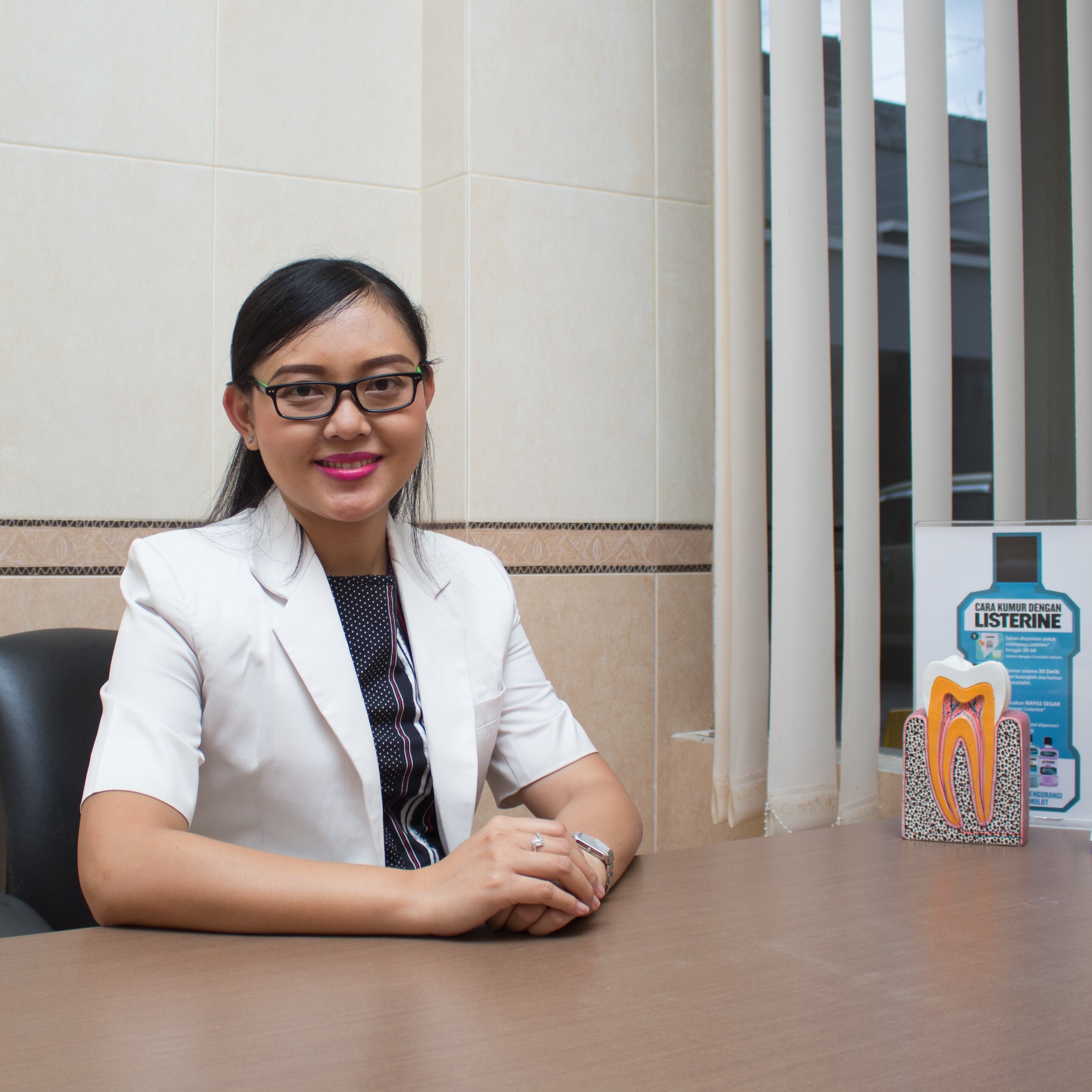 drg.Monica Prima Dewi, Sp.KG